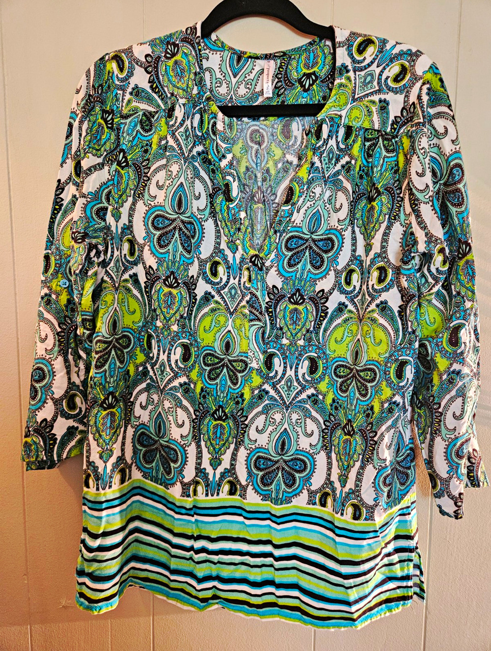 Passports Size M Green Teal White Paisley Rayon V-Neck 3/4 Sleeve Tunic